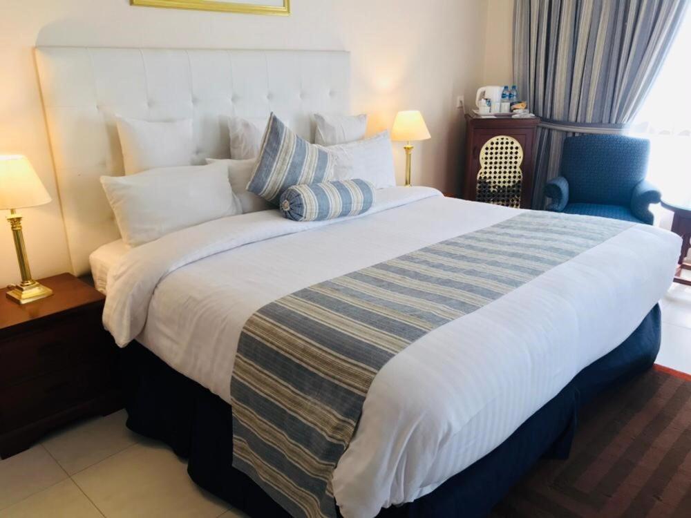 Beach Luxury Hotel Karaçi Dış mekan fotoğraf