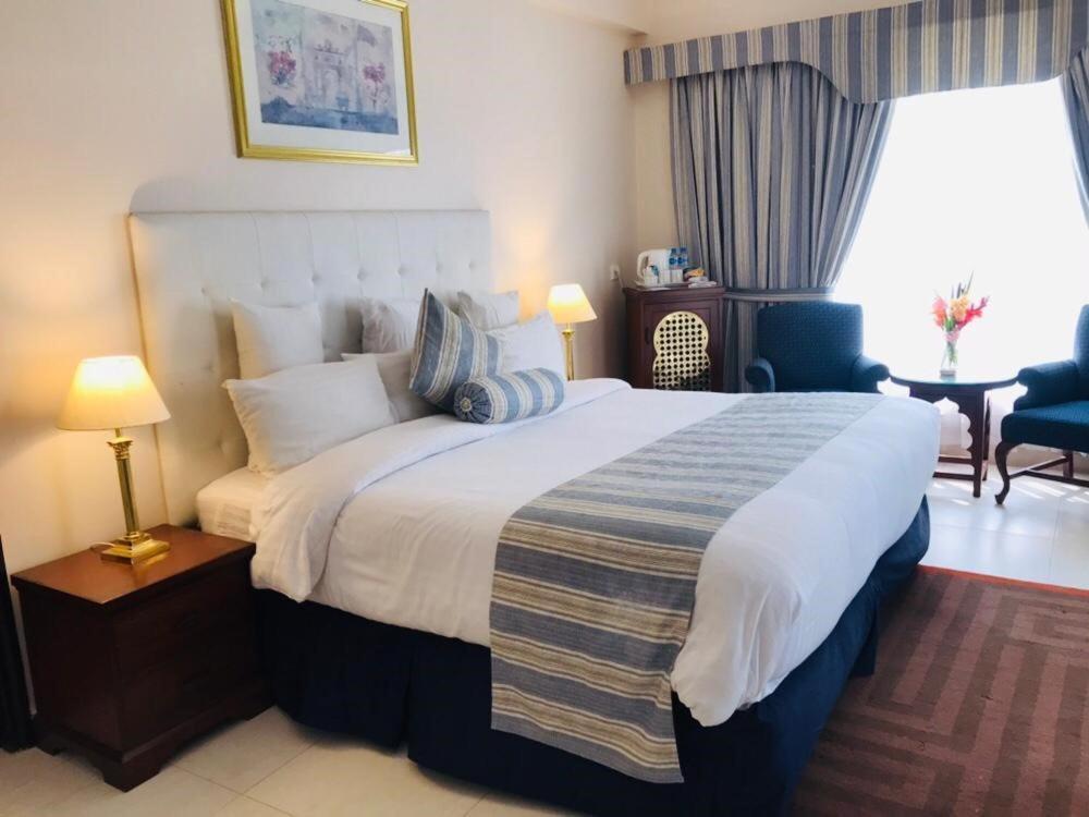 Beach Luxury Hotel Karaçi Dış mekan fotoğraf