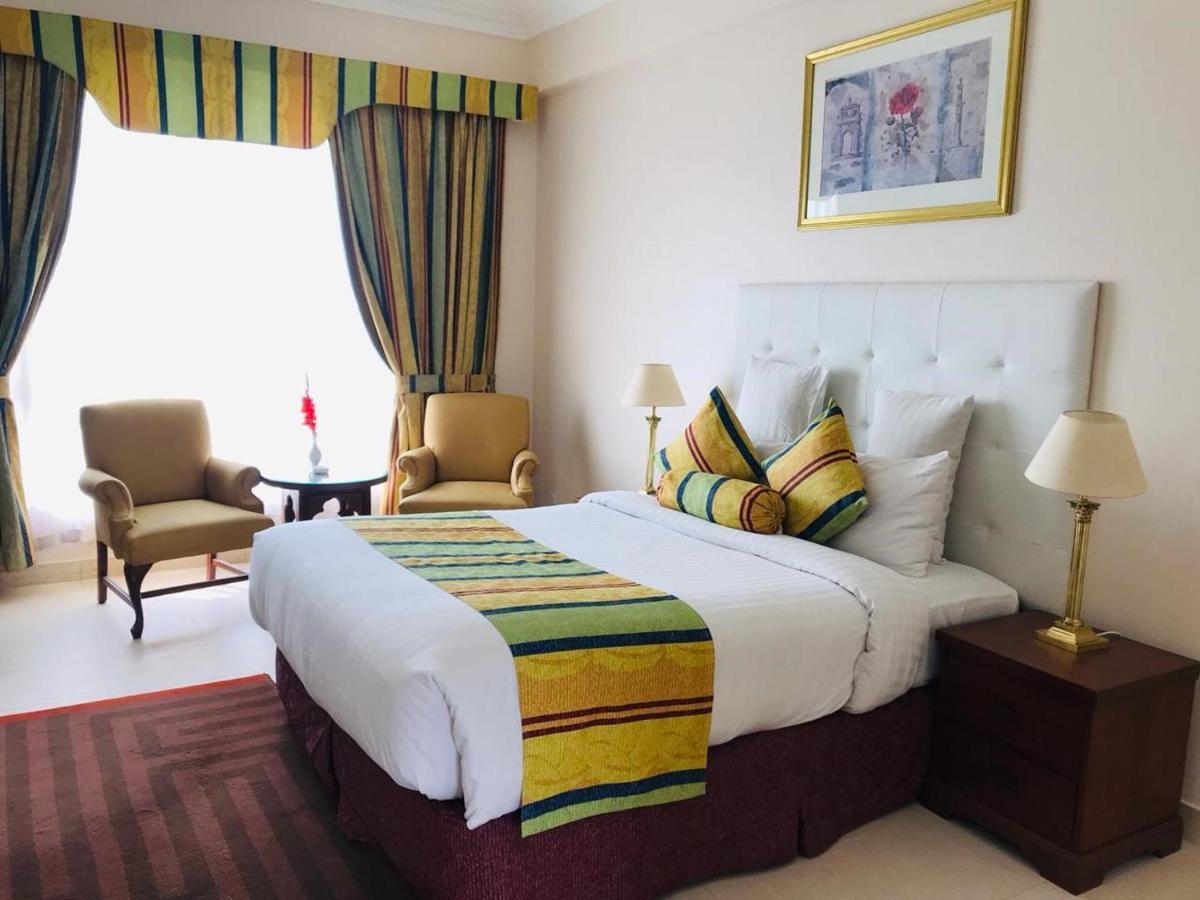Beach Luxury Hotel Karaçi Dış mekan fotoğraf
