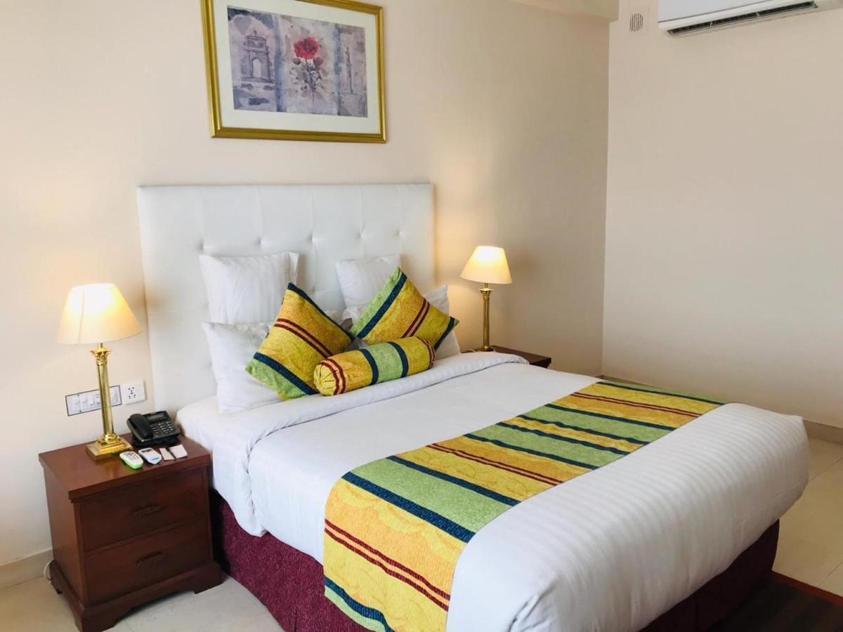 Beach Luxury Hotel Karaçi Dış mekan fotoğraf