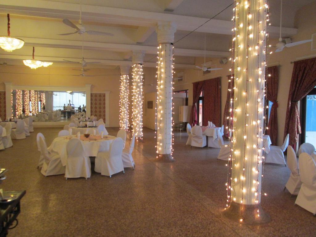 Beach Luxury Hotel Karaçi Dış mekan fotoğraf